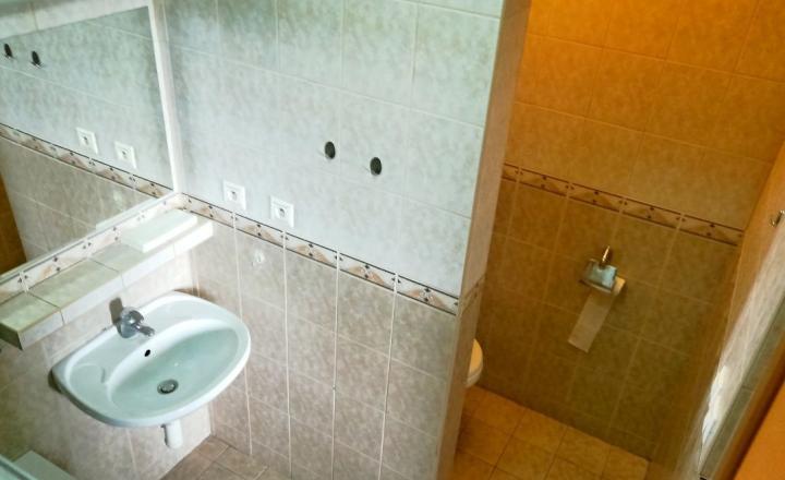 Na prenájom čiastočne zariadený, veľký, 3-izbový klimatizovaný byt s garážou, Trenčín - fotografia 18