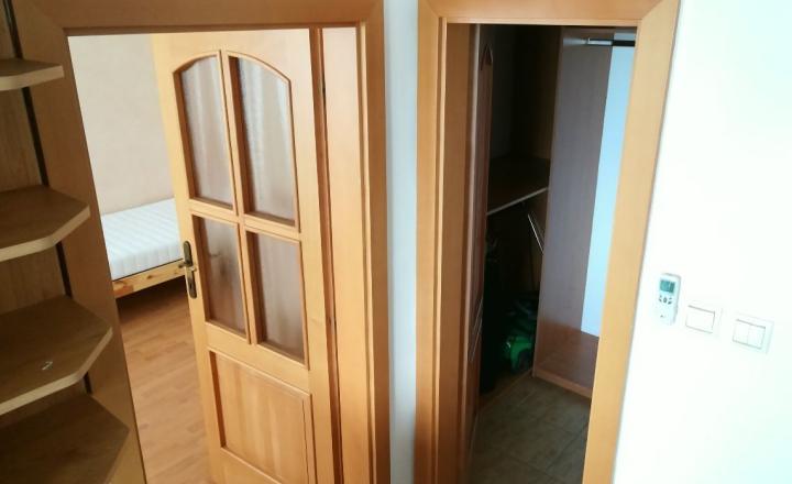 Na prenájom čiastočne zariadený, veľký, 3-izbový klimatizovaný byt s garážou, Trenčín - fotografia 19