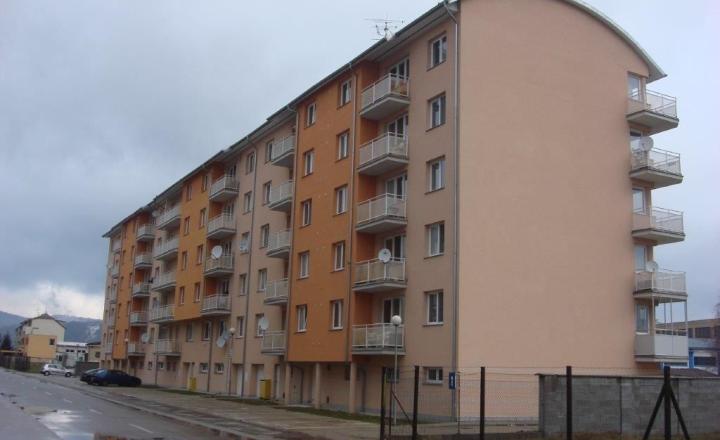 Na prenájom čiastočne zariadený, veľký, 3-izbový klimatizovaný byt s garážou, Trenčín - fotografia 23