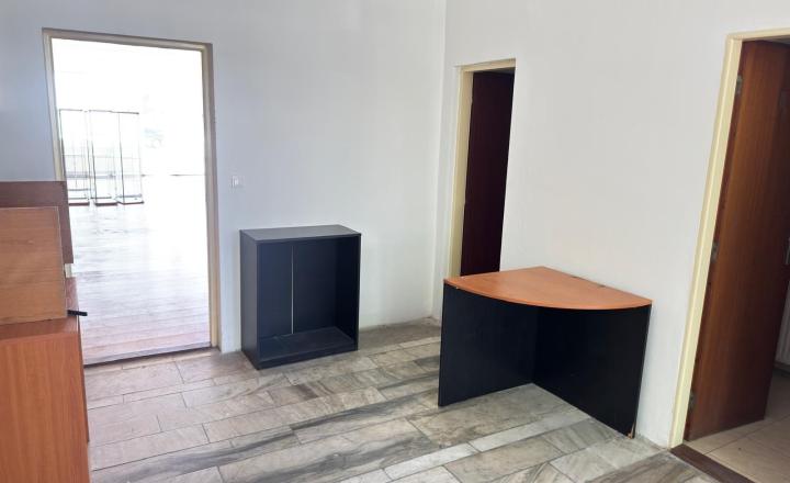  Na prenájom kvalitný obchodný priestor s výmerou 138 m² na ul. Hattalova - fotografia 3