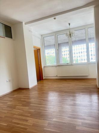 Byt na prenájom výmerou 68 m2 + terasa - Bratislava I - fotografia 9