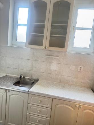Na prenájom priestranný, nezariadený byt výmerou 87m2 v centre Bratislavy - fotografia 8