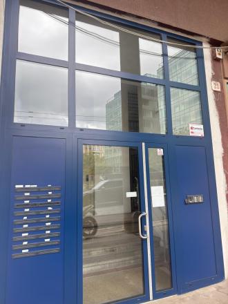 Na prenájom priestranný, nezariadený byt výmerou 87m2 v centre Bratislavy - fotografia 12