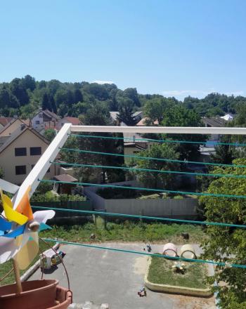 Na predaj 2-izbový byt vo vyhľadávanej časti Bratislavy – v centre Lamača TOP - fotografia 2
