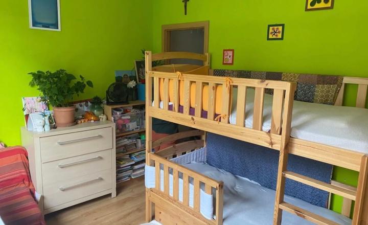 Na predaj 2-izbový byt vo vyhľadávanej časti Bratislavy – v centre Lamača TOP - fotografia 4