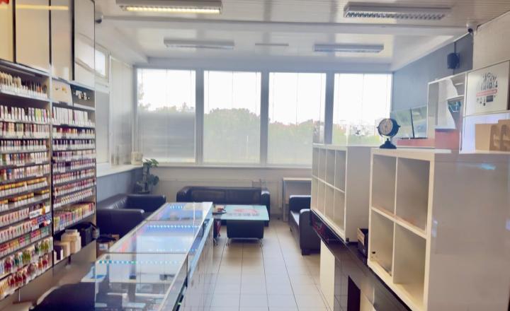 OBCHODNÝ PRIESTOR – NÁMESTIE HRANIČIAROV, BRATISLAVA 100 m² | samostatná budova | TOP - fotografia 3