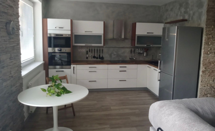 Na prenájom svetlý, kompletne zariadený byt s výmerou 41 m2, Bratislava V TOP - fotografia 3
