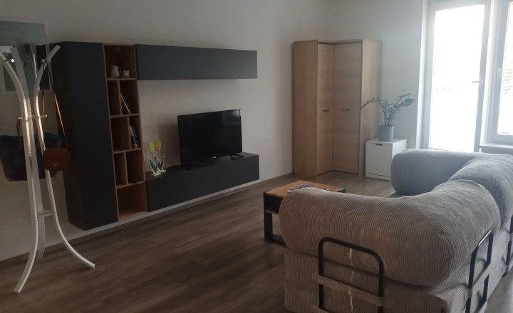 Na prenájom svetlý, kompletne zariadený byt s výmerou 41 m2, Bratislava V TOP - fotografia 5