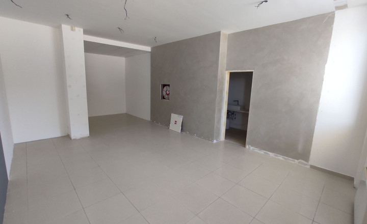 Obchodný/showroom priestor s výkladmi do Bajkalskej ulice, 145m2 - fotografia 10
