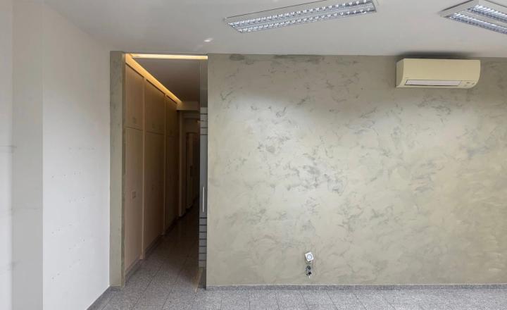 Na predaj priestranný obchodný priestor s výmerou 135,52 m2 v modernom projekte Eden Park - fotografia 4