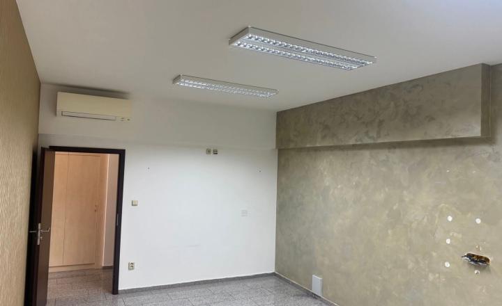 Na predaj priestranný obchodný priestor s výmerou 135,52 m2 v modernom projekte Eden Park - fotografia 10