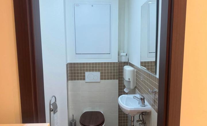 Na predaj priestranný obchodný priestor s výmerou 135,52 m2 v modernom projekte Eden Park - fotografia 17