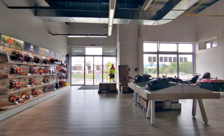 Obchodné priestory 130 m², Trenčín, obchodné centrum
