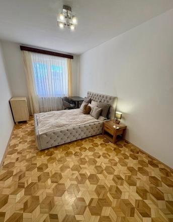 Na dlhodobý prenájom priestranný a kvalitne zariadený 3-izbový byt  - fotografia 7