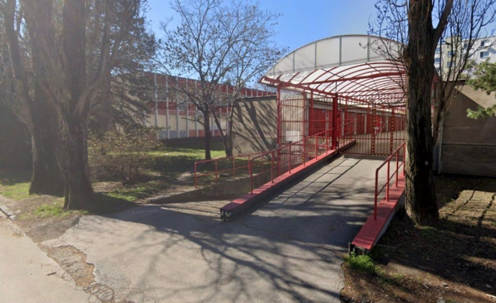 Na prenájom suchá a udržiavaná garáž (18 m²) v uzavretom garážovom komplexe, BA II TOP