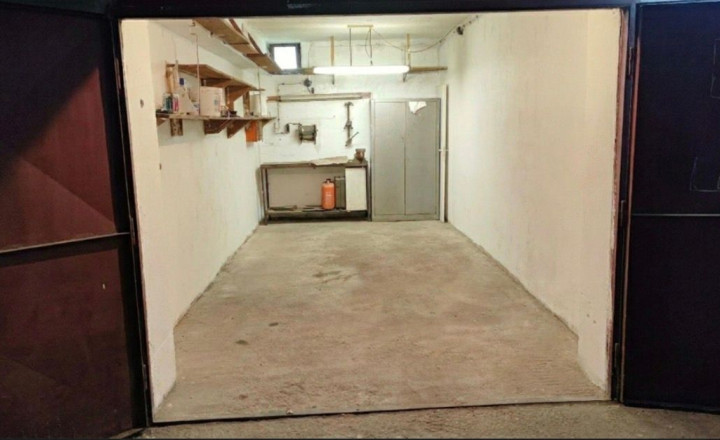 Na prenájom suchá a udržiavaná garáž (18 m²) v uzavretom garážovom komplexe, BA II TOP - fotografia 1