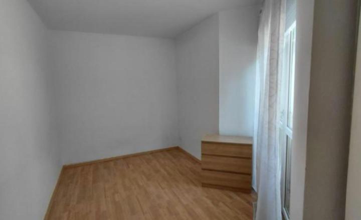 Na prenájom priestranný a slnečný 3-izbový byt s terasou, BA III TOP - fotografia 1