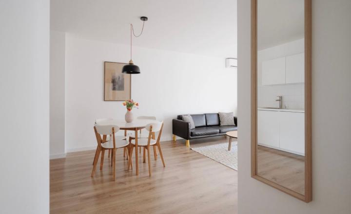 Na predaj moderný a príjemne presvetlený 2-izbový byt s veľkorysým 10 m2 balkónom, BA II TOP