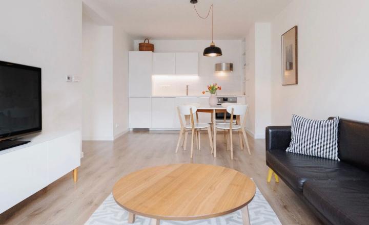 Na predaj moderný a príjemne presvetlený 2-izbový byt s veľkorysým 10 m2 balkónom, BA II TOP - fotografia 2