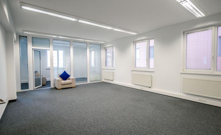 NA PREDAJ Polyfunkčná budova s výbornou dostupnosťou a investičným potenciálom | Bratislava – Nové Mesto - fotografia 11