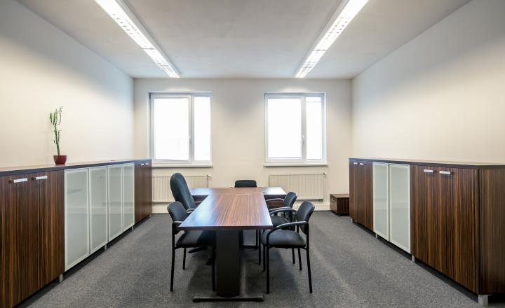 NA PREDAJ Polyfunkčná budova s výbornou dostupnosťou a investičným potenciálom | Bratislava – Nové Mesto - fotografia 12