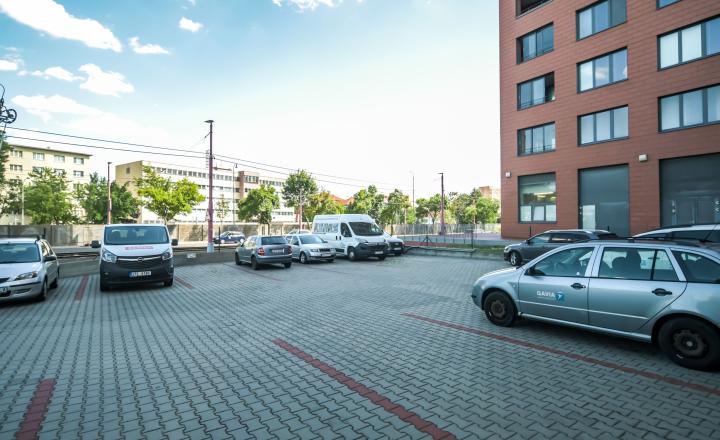 NA PREDAJ Polyfunkčná budova s výbornou dostupnosťou a investičným potenciálom | Bratislava – Nové Mesto - fotografia 28