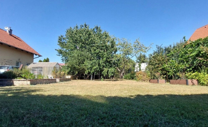 Na predaj rekreačný pozemok s výmerou 338 m2  - fotografia 1