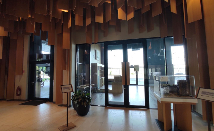 Obchodné priestory vhodné na showroom, EINPARK, Einsteinova-Petržalka - fotografia 1