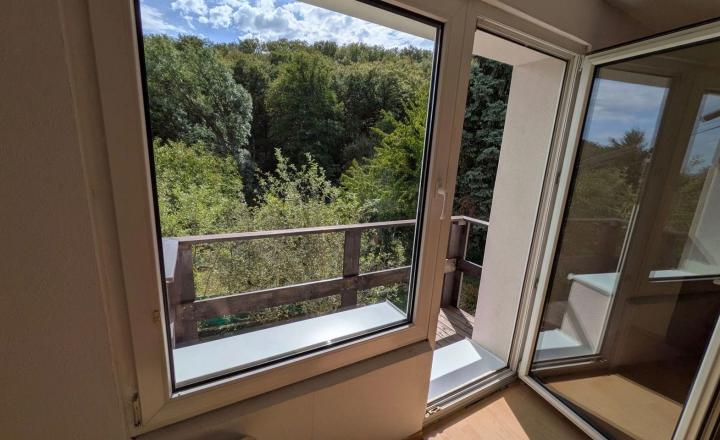 Na predaj slnečný 4-izbový domček v krásnej a pokojnej lokalite  - fotografia 8