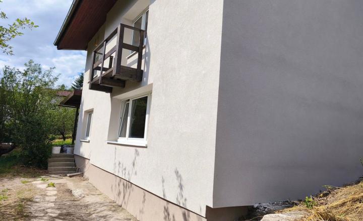 Na predaj slnečný 4-izbový domček v krásnej a pokojnej lokalite  - fotografia 14