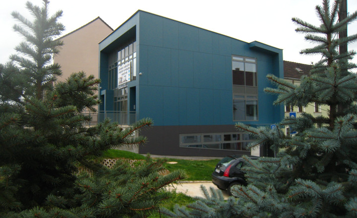Obchodný/kancelársky priestor na prízemí, 111 m² + 4x PARKING, Smrečianska-BAIII