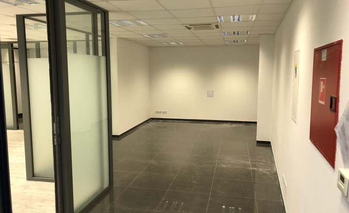 Obchodný/kancelársky priestor na prízemí, 111 m² + 4x PARKING, Smrečianska-BAIII - fotografia 4