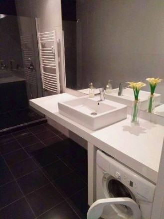 Priestranný 2-izbový byt na predaj s výmerou 65 m², balkónom a pivnicou na Karadžičovej ulici, TOP - fotografia 6