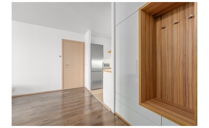 Na predaj 3 izbový byt s balkónom v obci Slovenský Grob  - fotografia 9