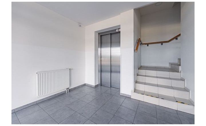 Na predaj 3 izbový byt s balkónom v obci Slovenský Grob  - fotografia 17