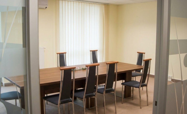 Na predaj mimoriadne reprezentatívny, veľkorysý komerčný priestor v absolútnom centre Bratislavy - fotografia 10