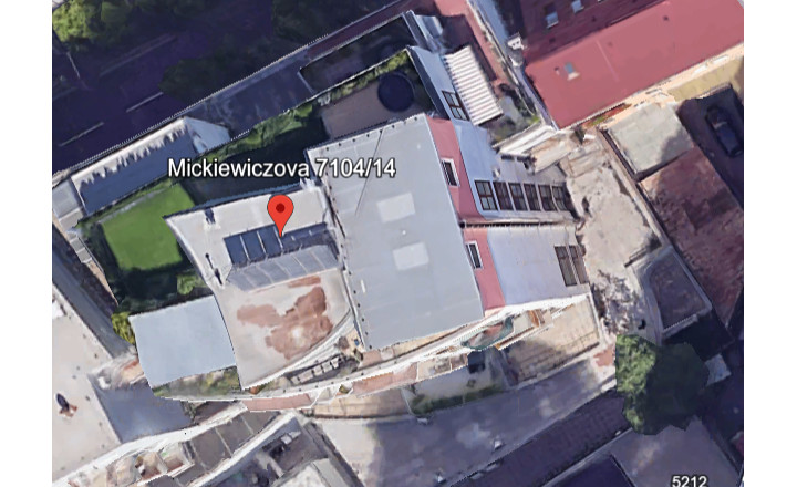 Na predaj mimoriadne priestranný, reprezentatívny veľkometrážny byt na prestížnej adrese Mickiewiczova - fotografia 7