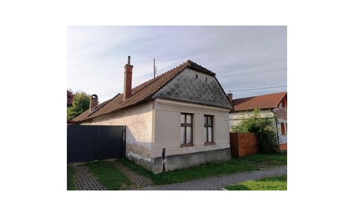 Na predaj starší 5-izbový rodinný dom v obci Jablonica, okres Senica TOP