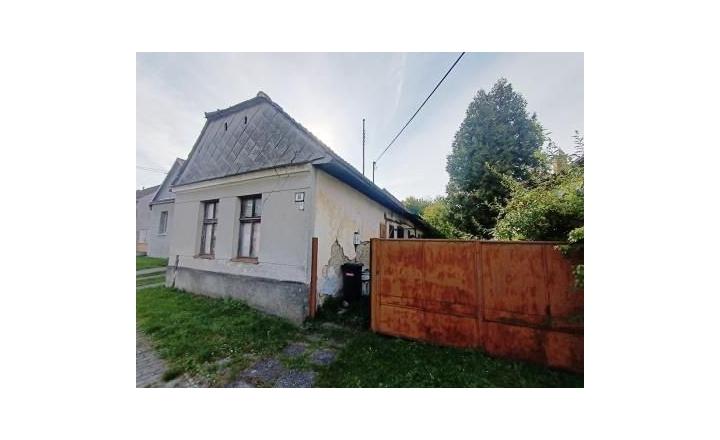 Na predaj starší 5-izbový rodinný dom v obci Jablonica, okres Senica TOP - fotografia 1