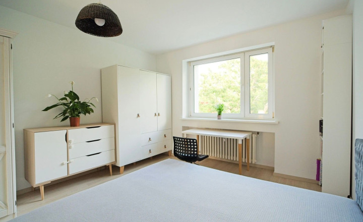 Na predaj priestranný a svetlý 2-izbový byt s balkónom - fotografia 2