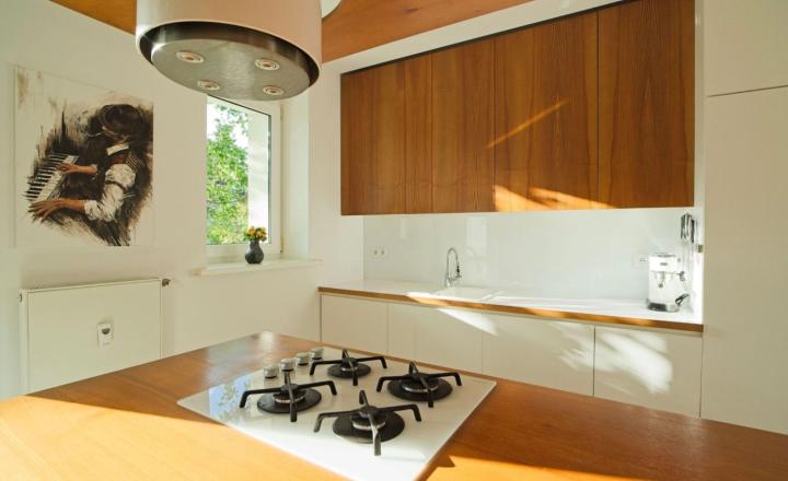 Na predaj priestranný a svetlý 2-izbový byt s balkónom - fotografia 8