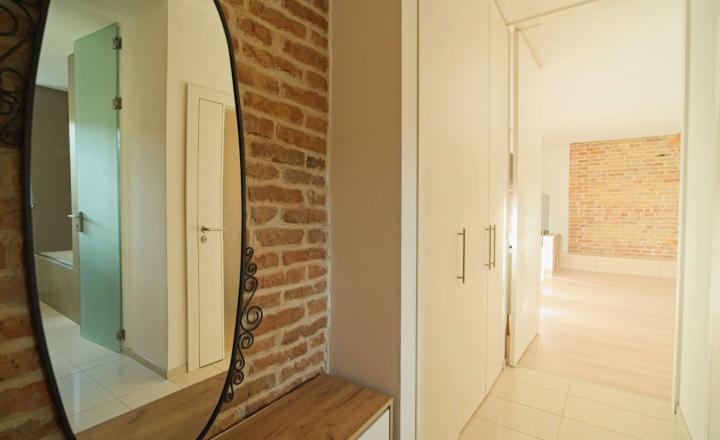 Na predaj priestranný a svetlý 2-izbový byt s balkónom - fotografia 24
