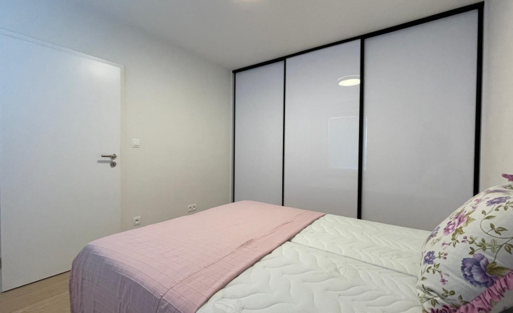Na prenájom nový 2-izbový apartmán v polyfunkčnom objekte MORUŠE - fotografia 12