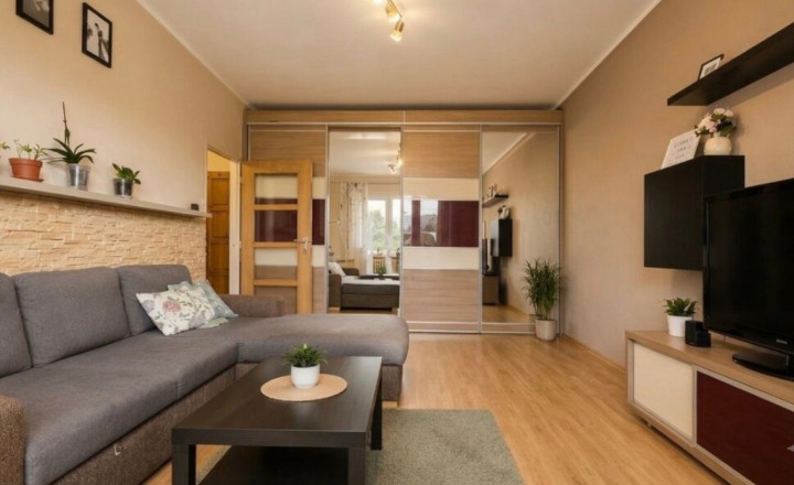 Na predaj príjemný, slnečný a tichý 1,5-izbový byt s balkónom 