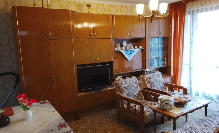  Na predaj priestranný a staticky zdravý 5-izbový rodinný dom v obci Dolné Orešany - fotografia 4