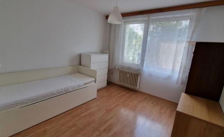 Na  prenájom 3-izbový byt s výmerou 65 m2 na Muškátovej ulici v Bratislave  - fotografia 4