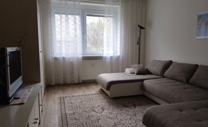 1-izbový veľký byt na prenájom - Bratislava II