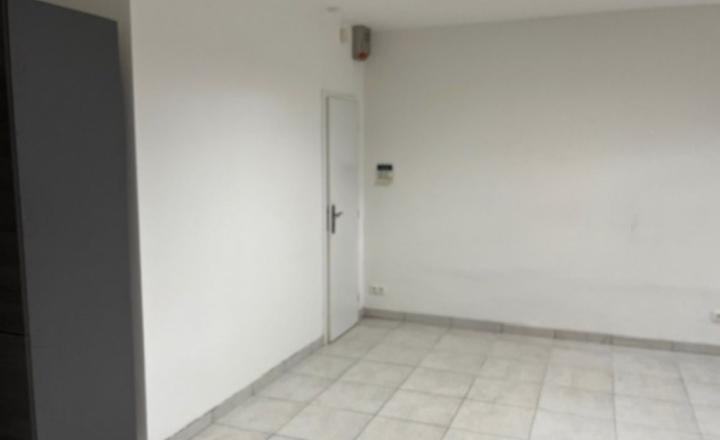 Komerčné priestory na predaj - Na Piesku, Bratislava II  - fotografia 1