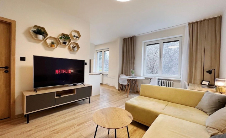 Na dlhodobý prenájom kompletne zrekonštruovaný a moderne zariadený 2-izbový byt