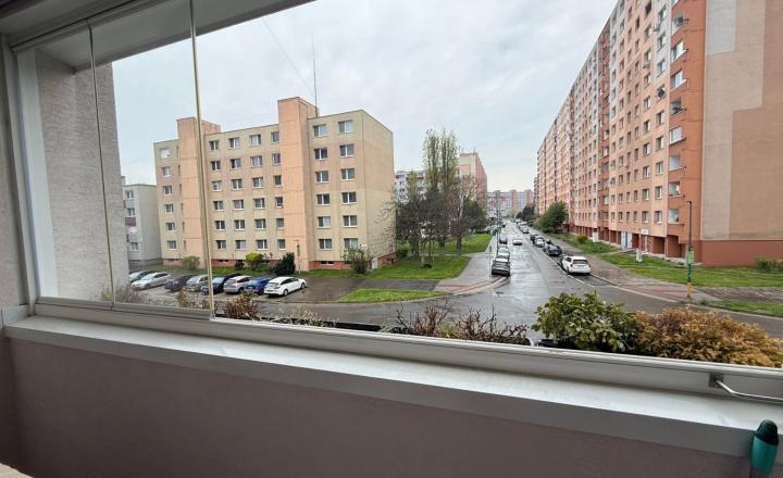 Na predaj 4-izbový byt na začiatku Petržalky - fotografia 9